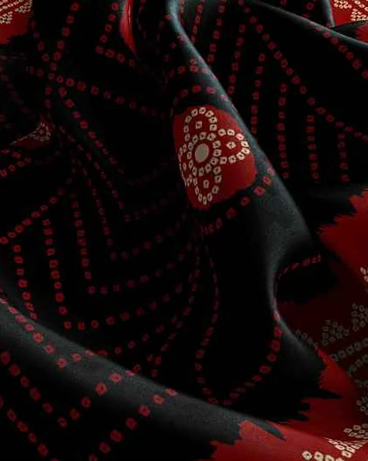 Close-up of the Angaar print